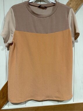 Neutral Colorblock Short Sleeve Ribbed Knit Top